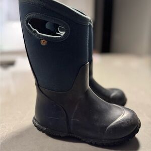 Kids Bogs size 12 K York Solid blue and black waterproof insulated boots